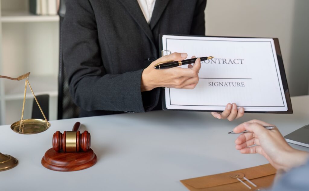 lawyers for business contracts
