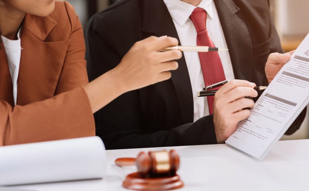 what is a business lawyer