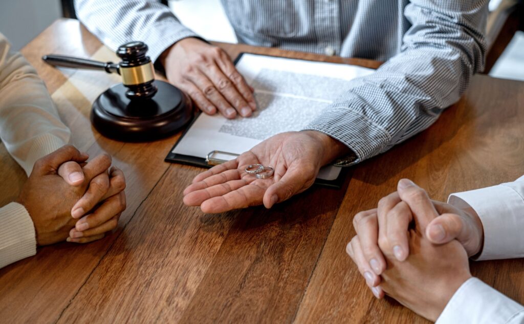 family and divorce lawyer job description